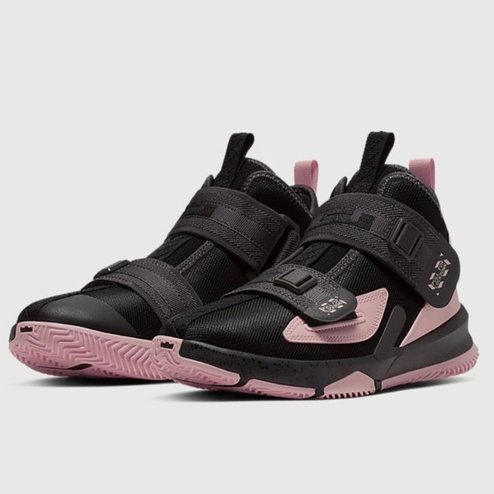 🩷New LeBron soldier 13 XIII pink and black 7Y ~ 8.5 womens